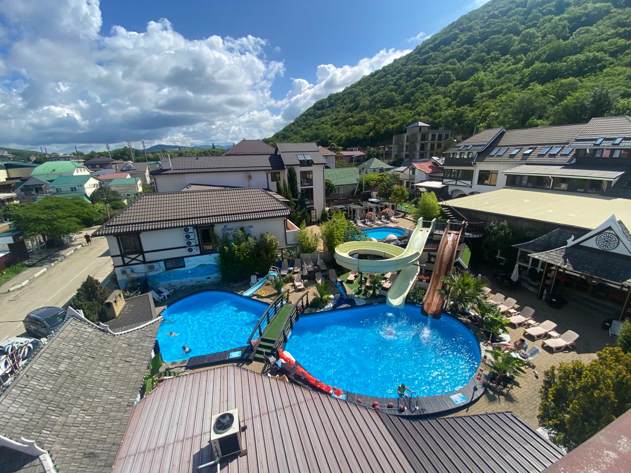 Фото отеля 1