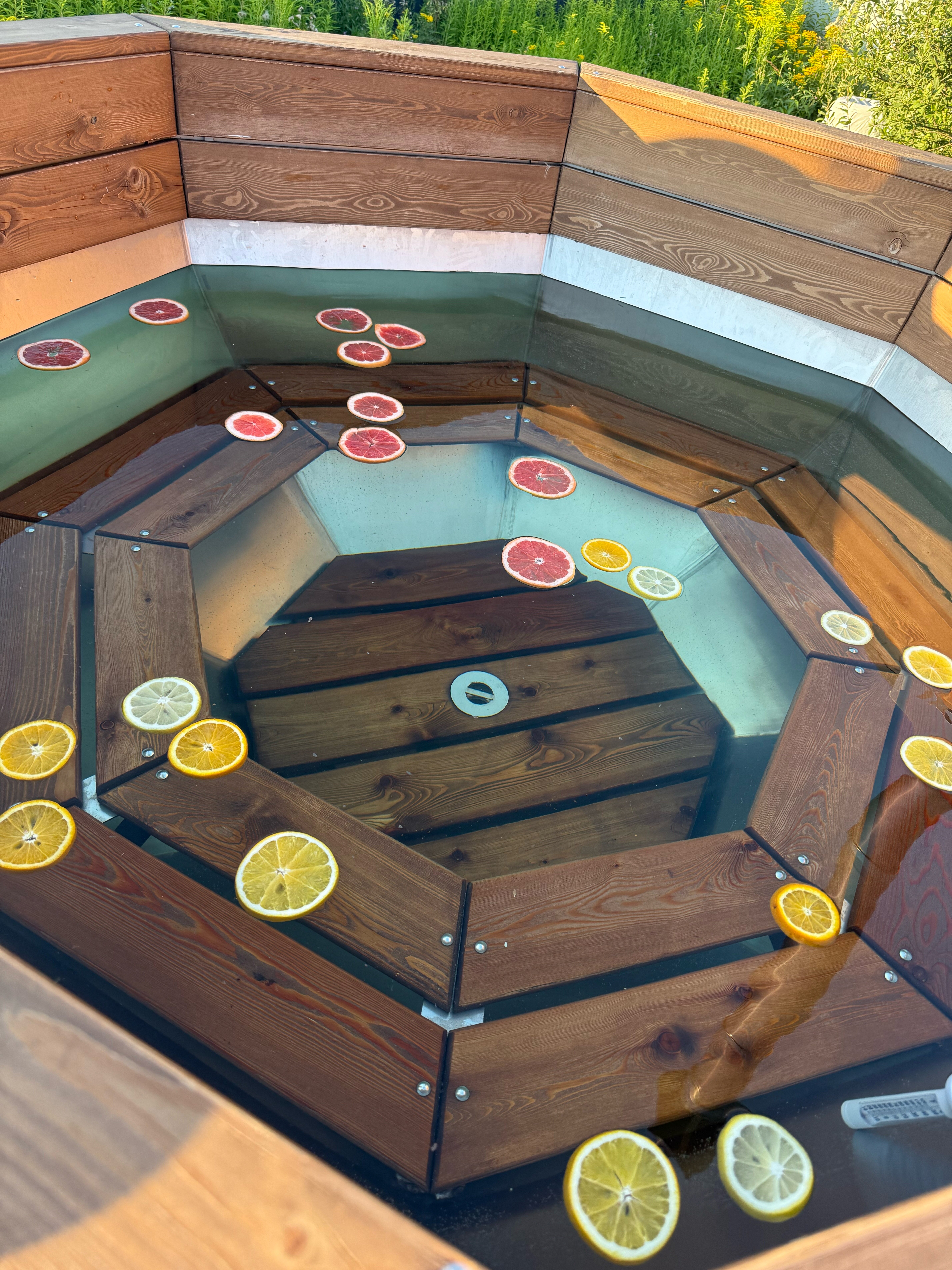 Фото Барнхауз у озера