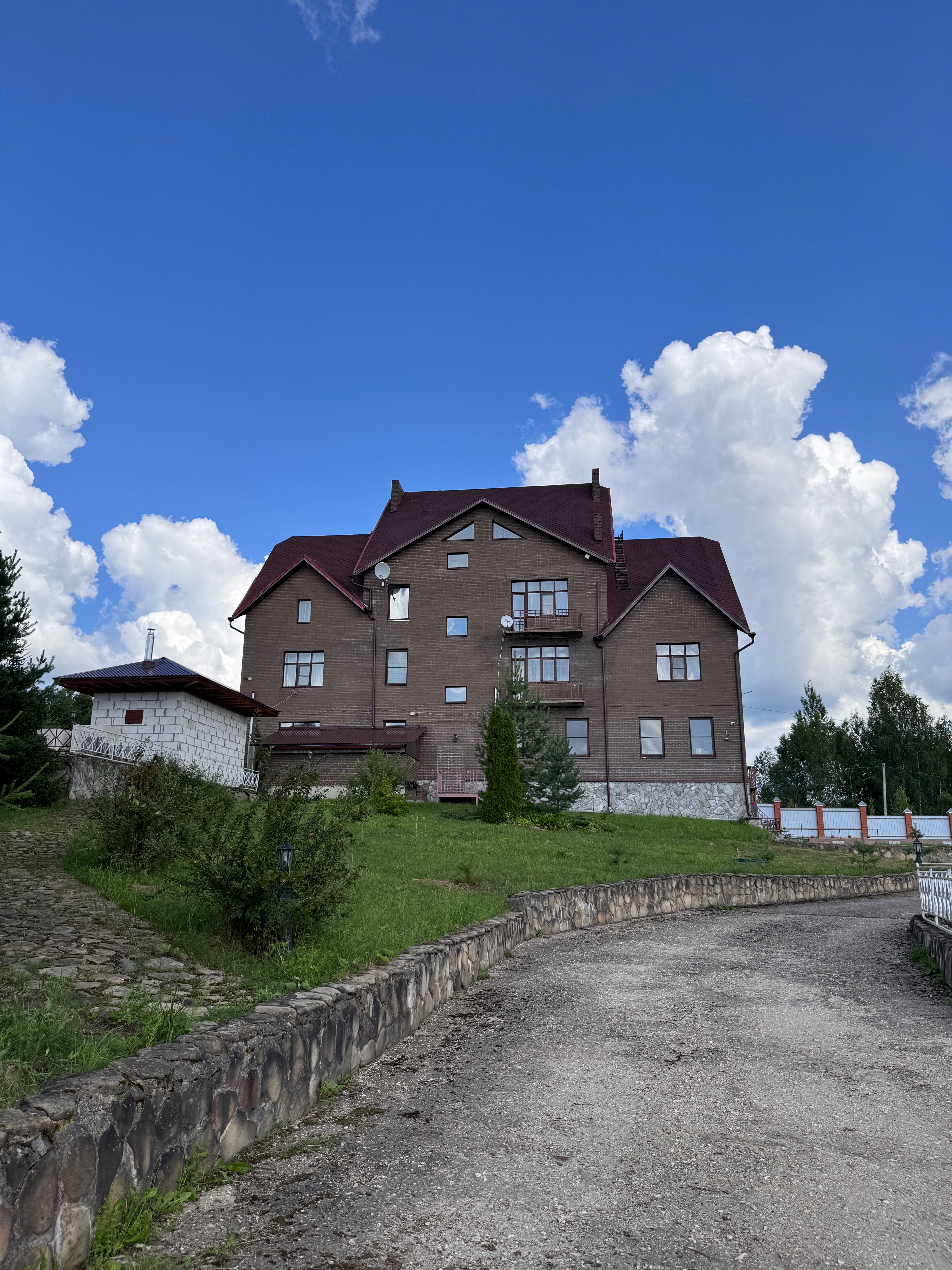 Фото отеля 2