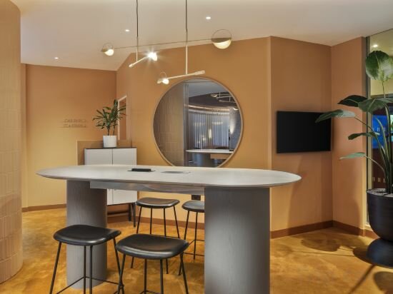 Фото Ibis London Earls Court