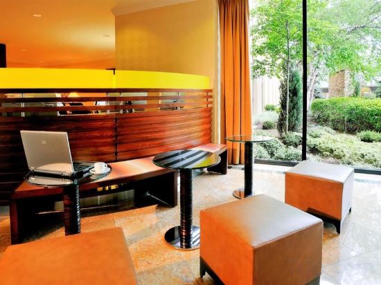 Фото Sheraton Toronto Airport Hotel & Conference Centre