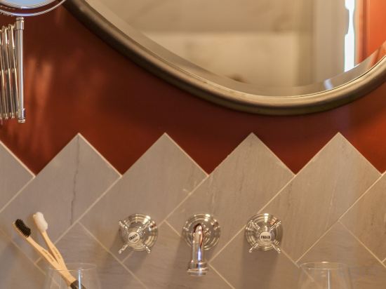 Фото Handsome Hotel