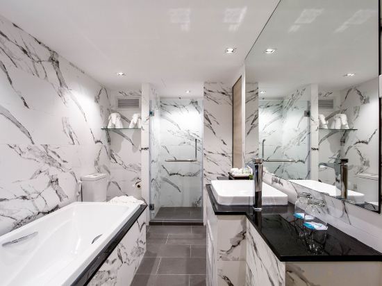 Фото The Cha-am Methavalai Hotel