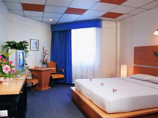 Фото Flipper Lodge Hotel