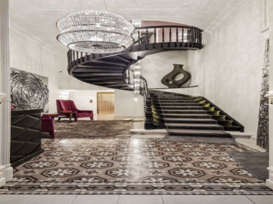 Фото 3Sixty Hotel & Suites