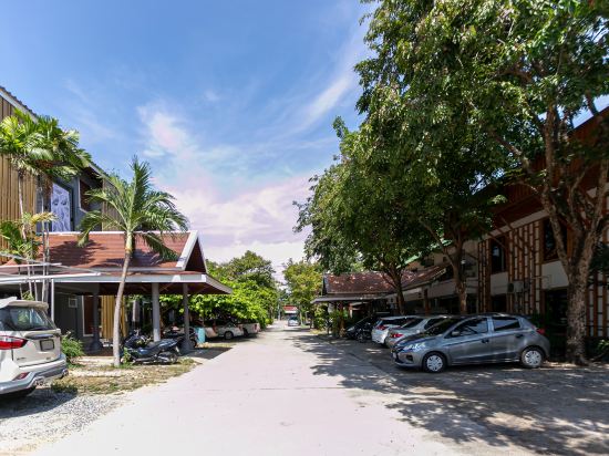 Фото Deeden Pattaya Resort