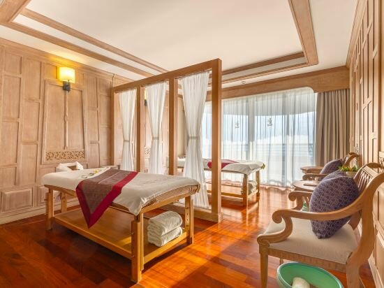 Фото Royal Wing Suites & SPA