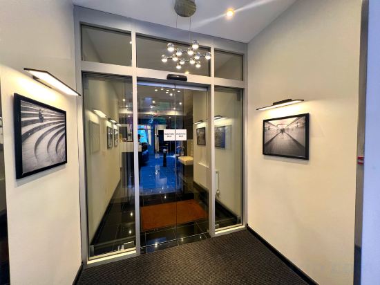 Фото Great St Helen Hotel