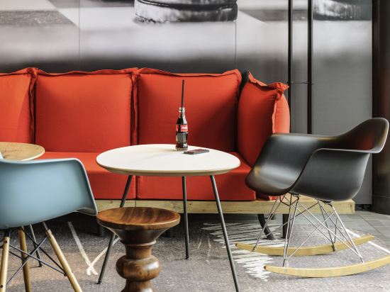 Фото Ibis Nanjing South Railway Station North Square Hotel