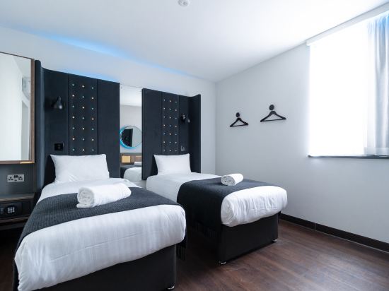 Фото Point A Kensington Olympia