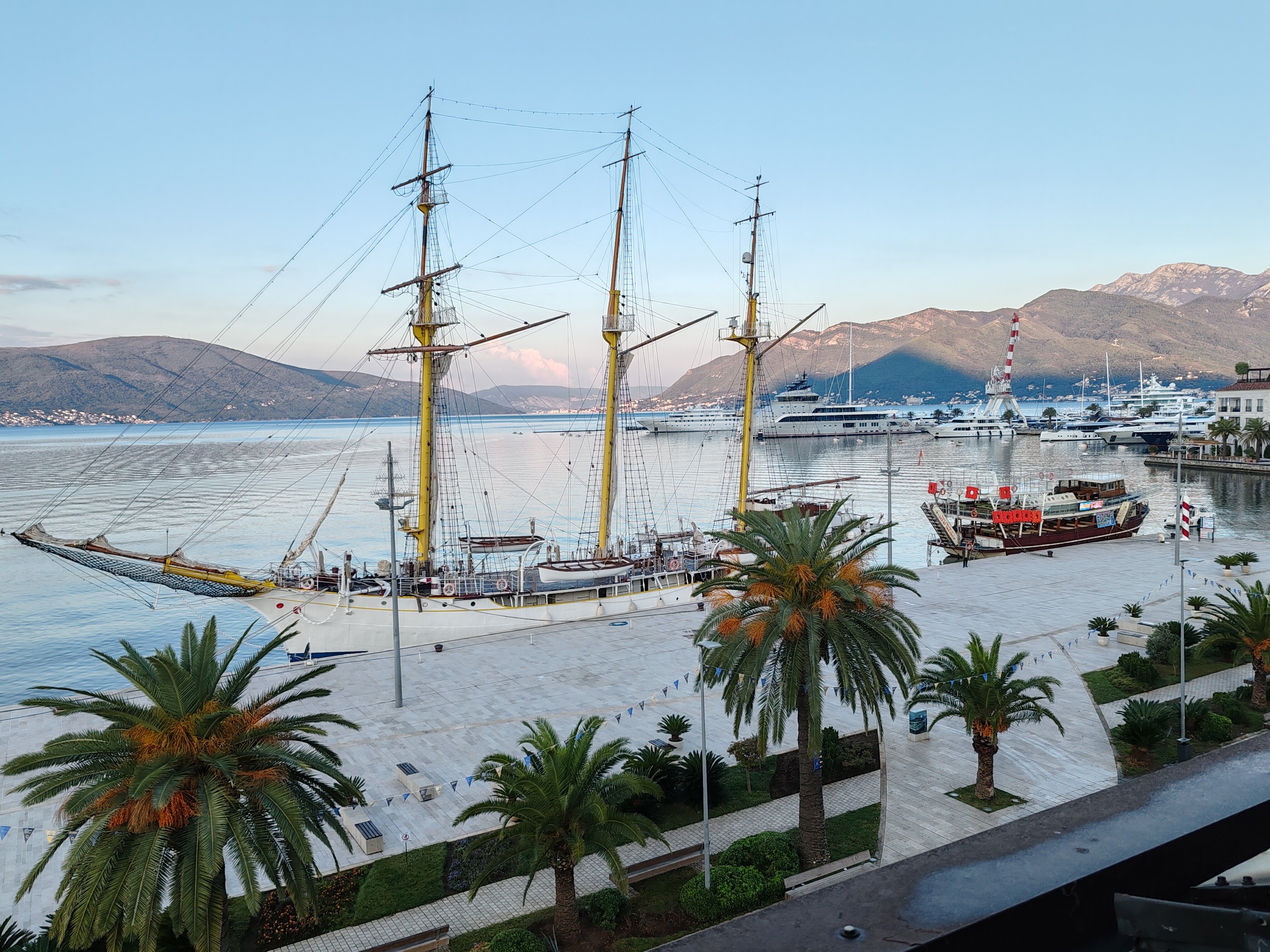 Фото Hotel Astoria Tivat