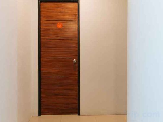 Фото RedDoorz near Quiapo Church Manila