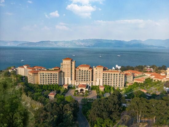 Фото Hilton Yuxi Fuxian Lake