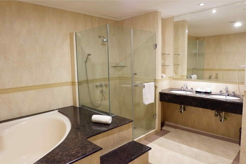 Фото Grage Hotel Cirebon