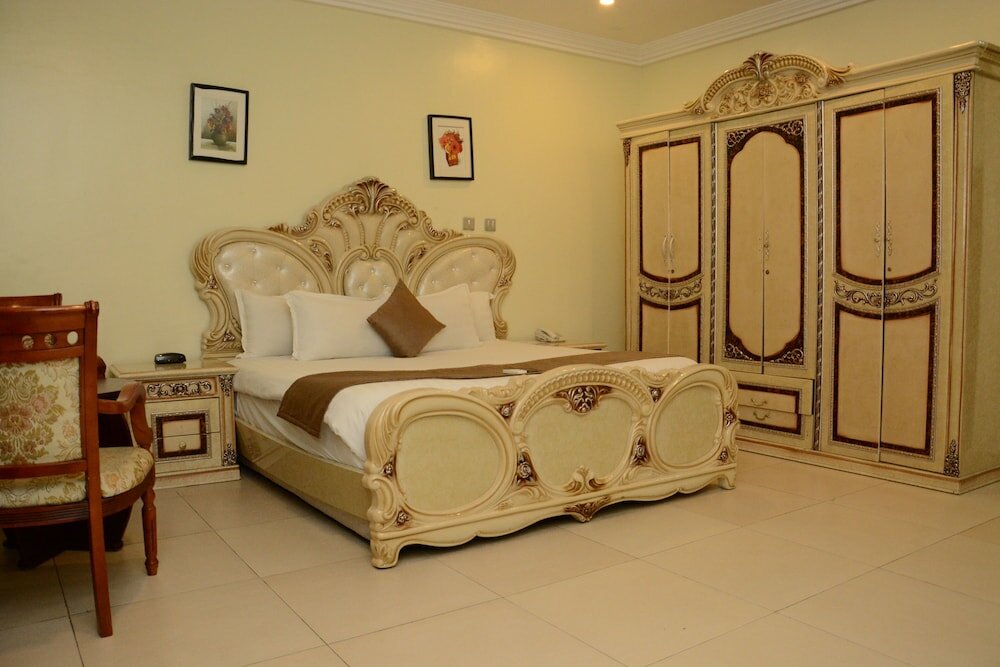Фото Warri Wetland Hotel