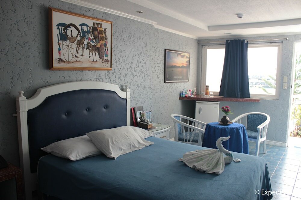 Фото Blue Rock Beach Resort