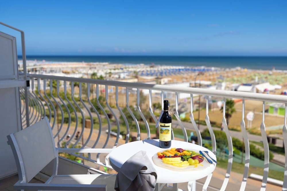 Фото Hotel Continental Rimini