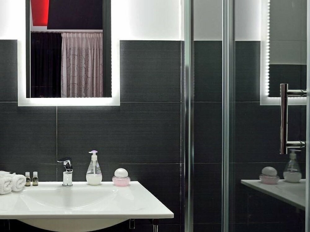 Фото Black & White G&g