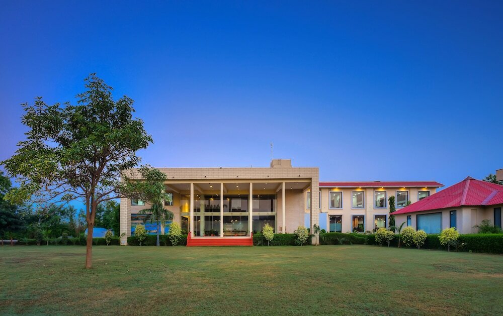 Фото Spree Jungle Vilas Resort