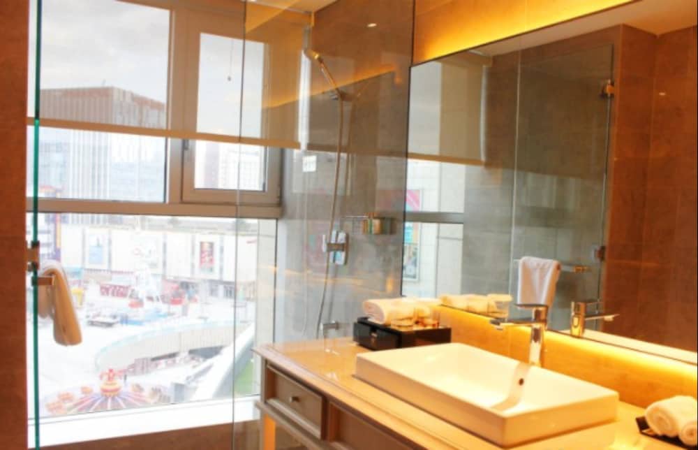 Фото DoubleTree by Hilton Weihai