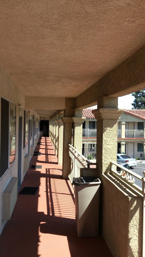 Фото Santa Ana Travel Inn