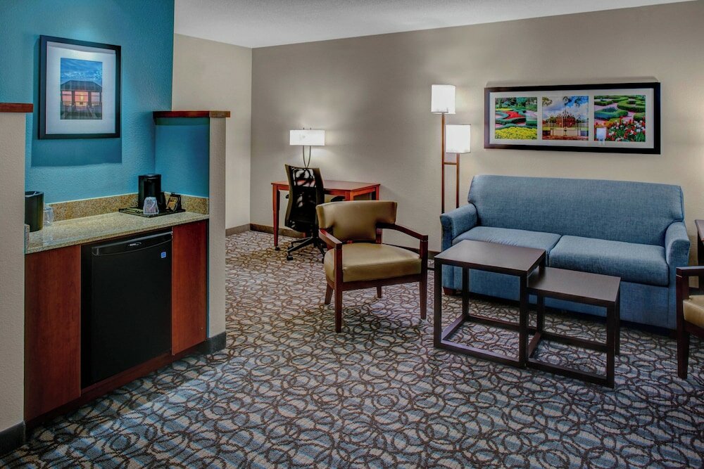 Фото Courtyard by Marriott New Bern