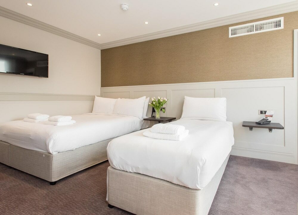 Фото Mowbray Court Hotel