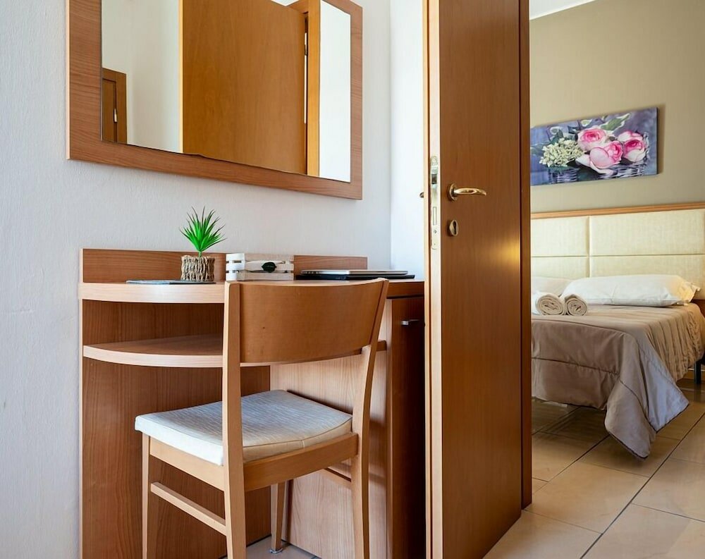 Фото Amadei Hotel Figaro & Apartments