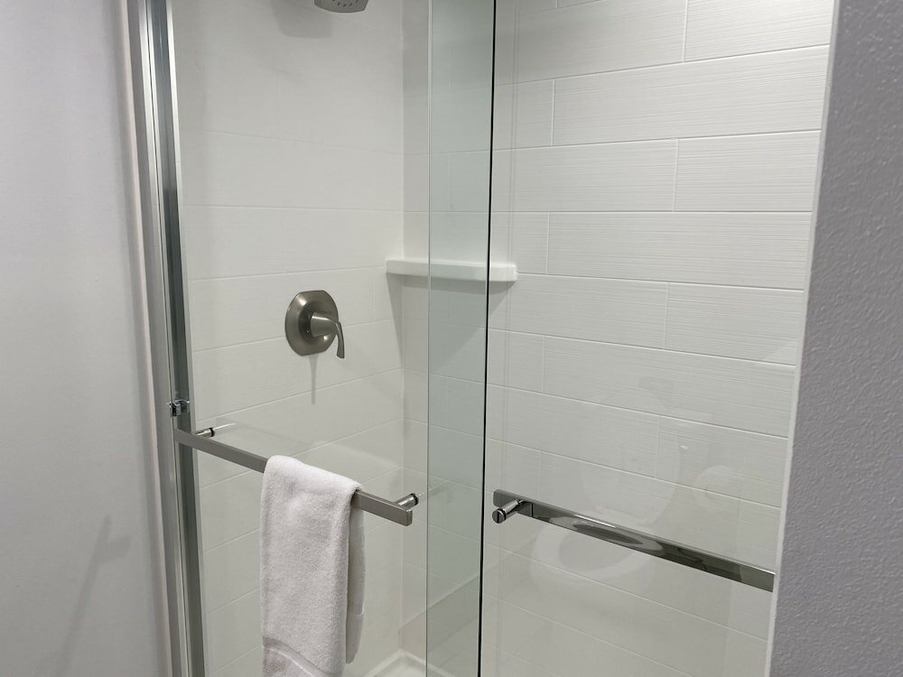 Фото North Shore Oceanfront Resort Hotel