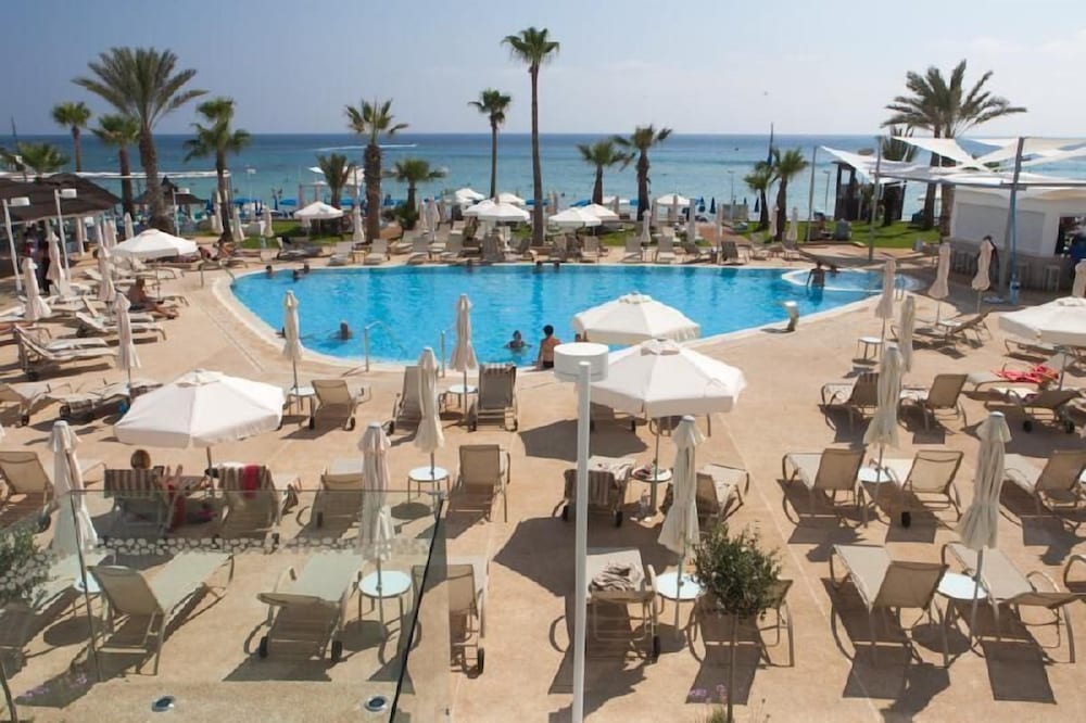 Фото Vrissaki Beach Hotel