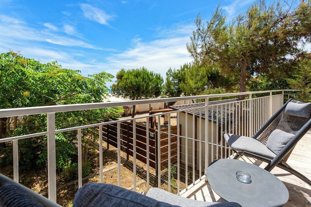 Фото Hotel Petit Palais