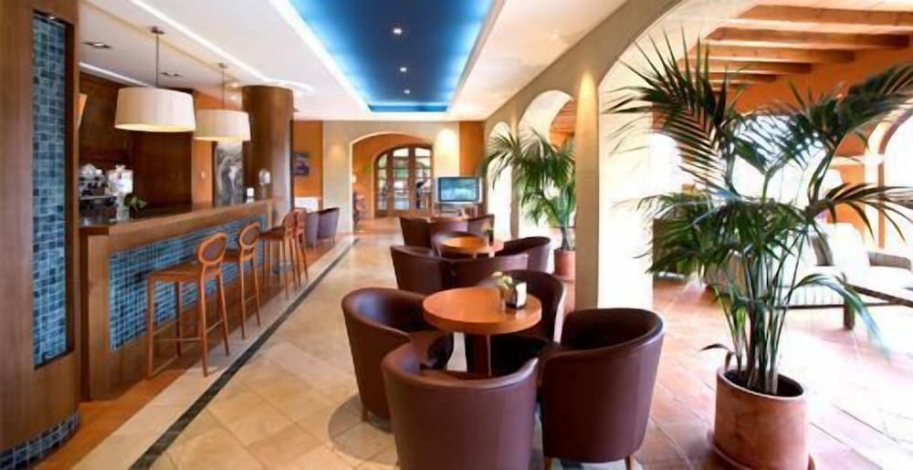 Фото Hotel Les Rotes