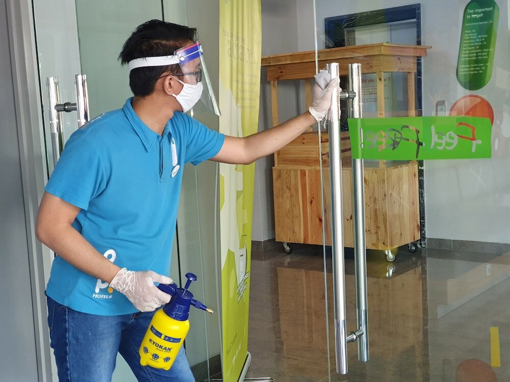 Фото Pop! Hotel Diponegoro Surabaya