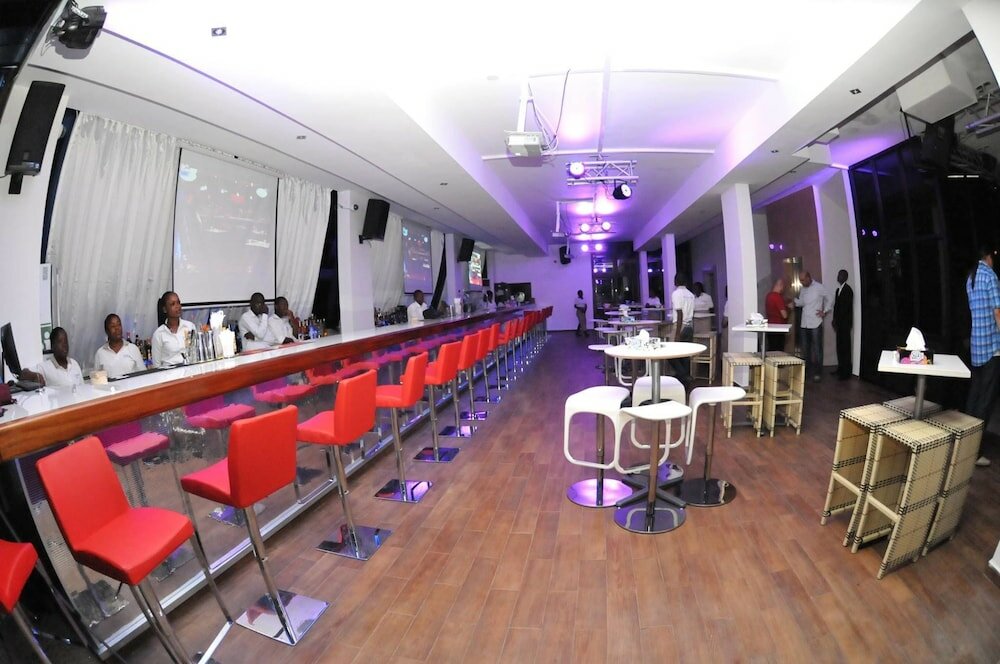 Фото Murex Plaza Hotel & Suites