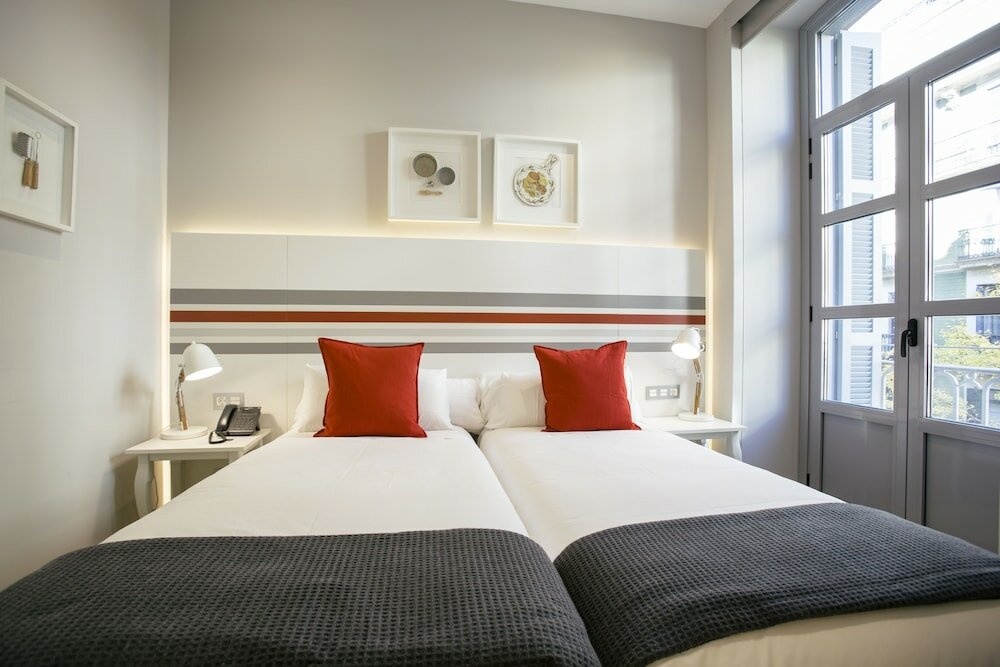 Фото Legazpi Doce Rooms & Suites