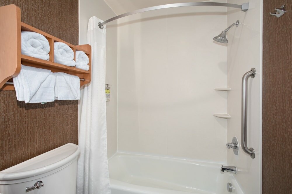 Фото Holiday Inn Express Monterey-Cannery Row, an Ihg Hotel