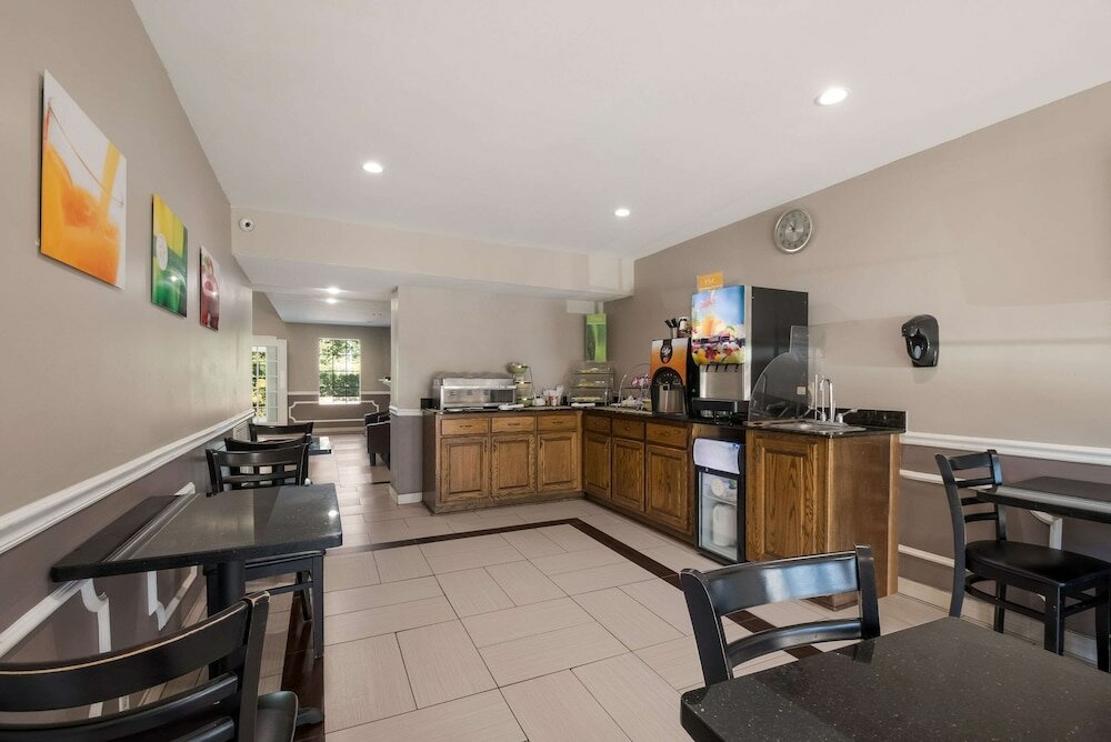 Фото Quality Inn Decherd Winchester