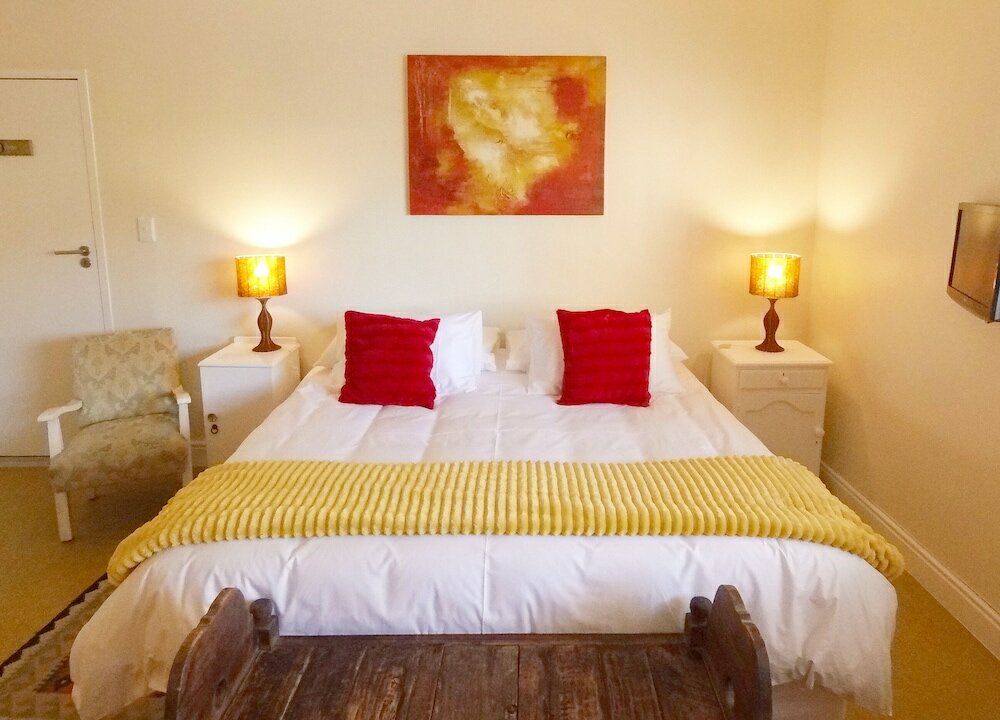 Фото Dolphin Inn Guesthouse