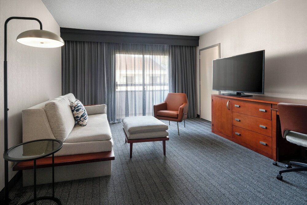 Фото Courtyard by Marriott Seattle Southcenter