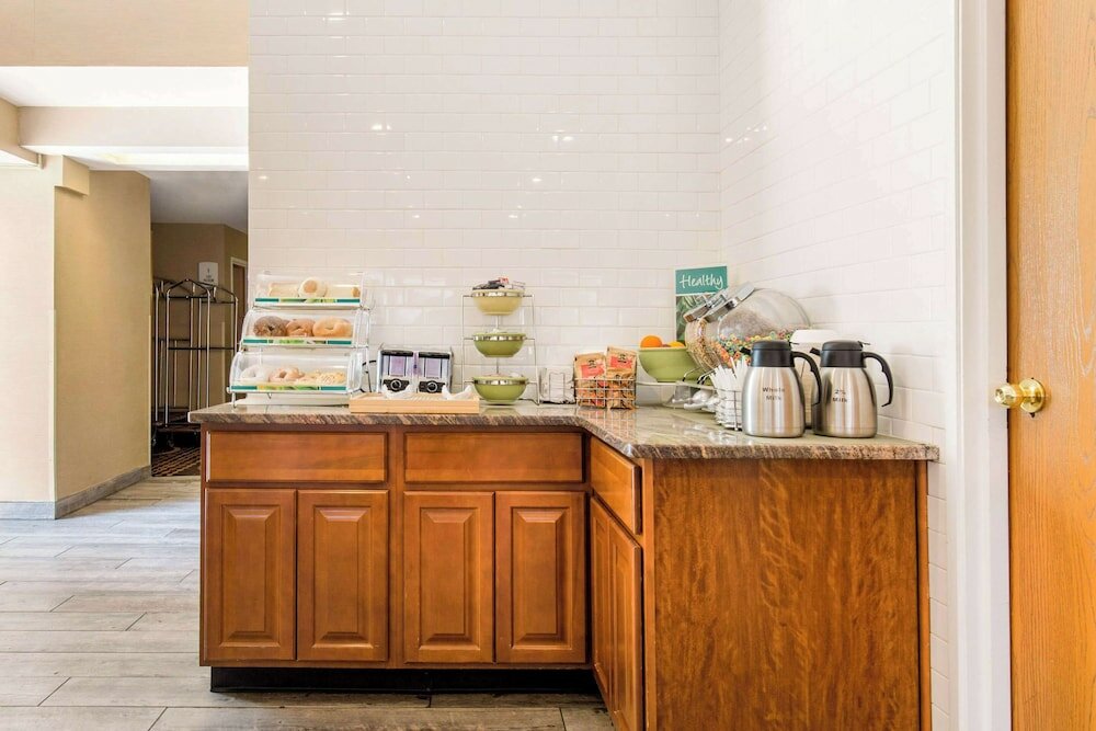 Фото Quality Inn & Suites Georgetown - Seaford