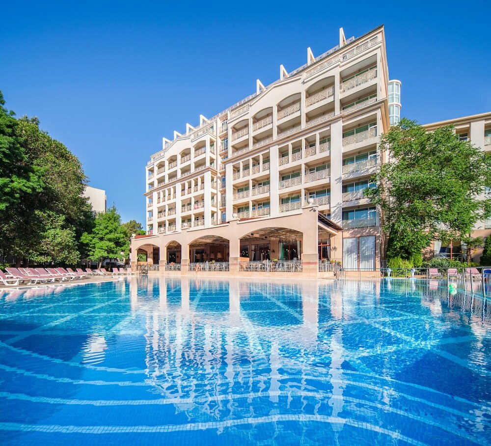 Фото отеля 1