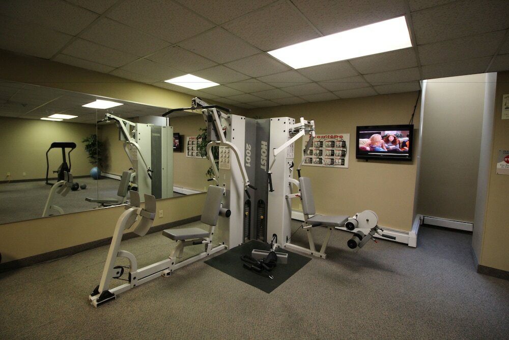 Фото Tunnel Mountain Resort