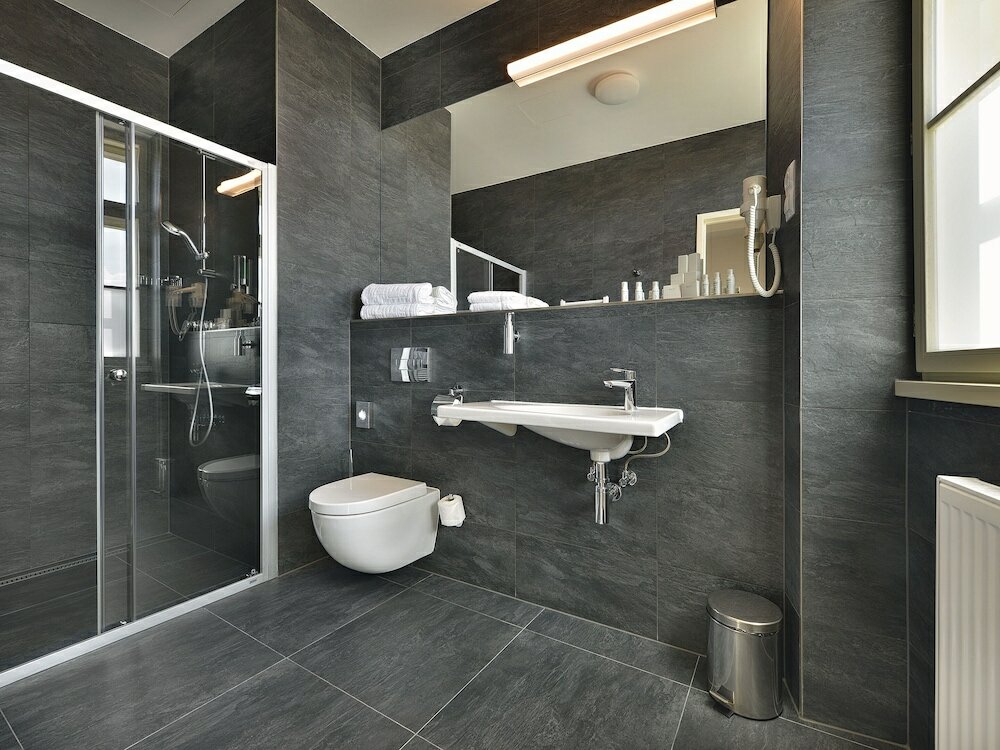 Фото EA Hotel New Town