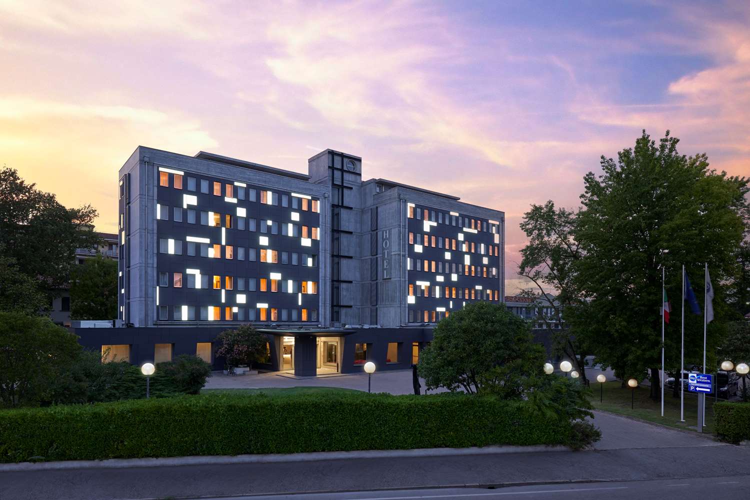 Фото отеля 1