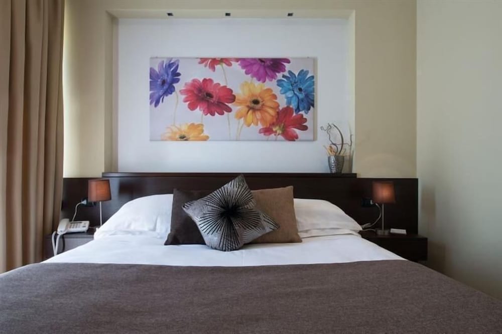 Фото Garden Hotel