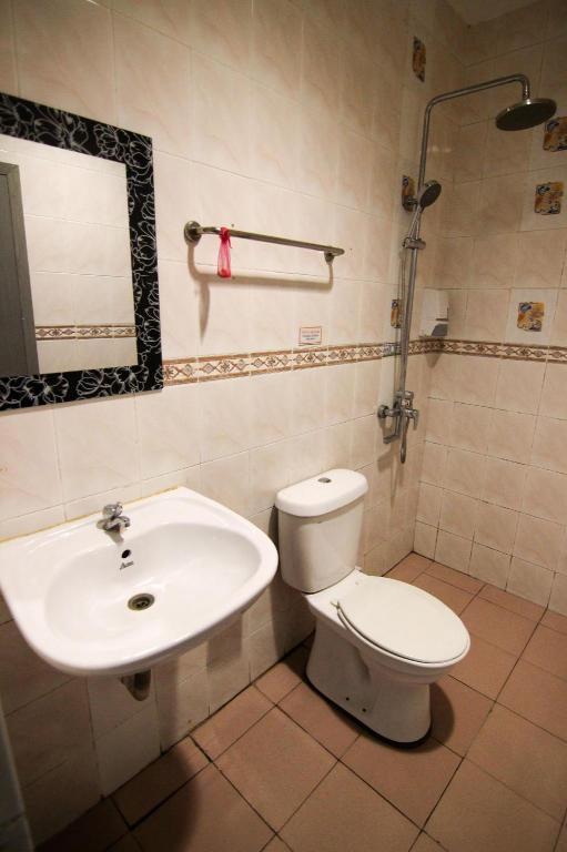 Фото Rose Cottage Hotel Taman Johor Jaya