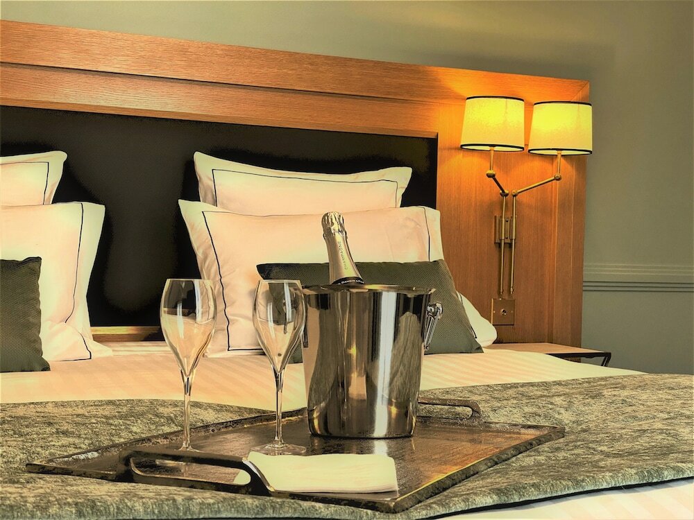 Фото Hôtel Le Cercle Tour Eiffel