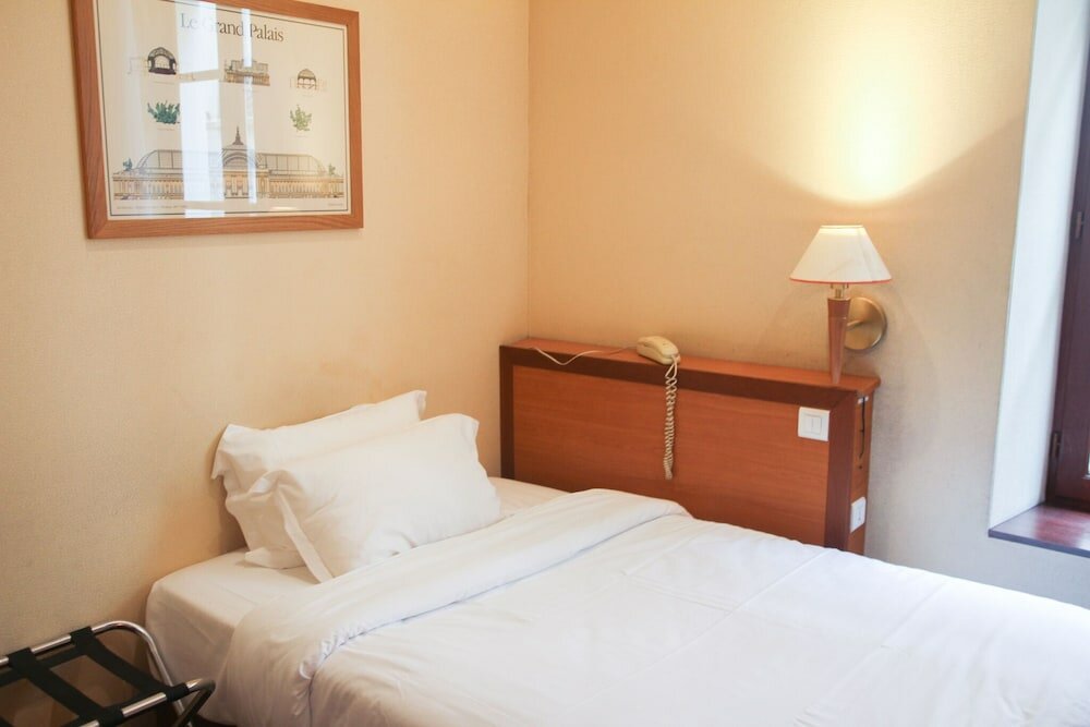 Фото La Dépendance