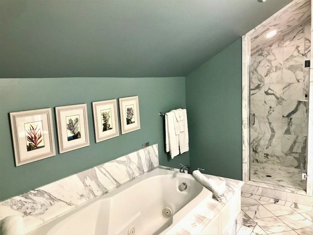 Фото West Cliff Inn - A Four Sisters Inn