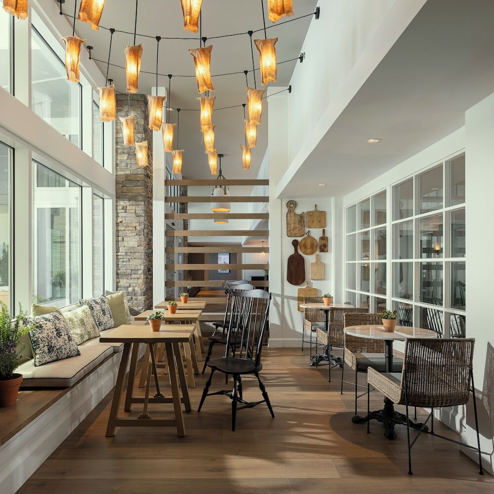 Фото Newport Harbor Island Resort